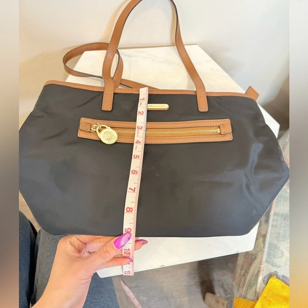 🔥Michael Kors Classic Black and Tan Tote Bag EUC🔥